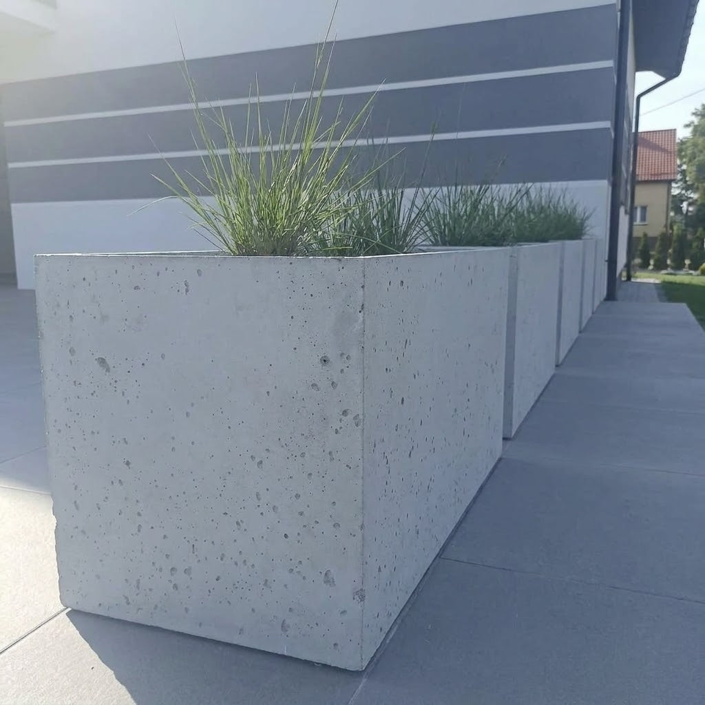 Prostokątna donica z betonu architektonicznego Forma 100/50, 100 × 50 × 50 cm – ujęcie 11