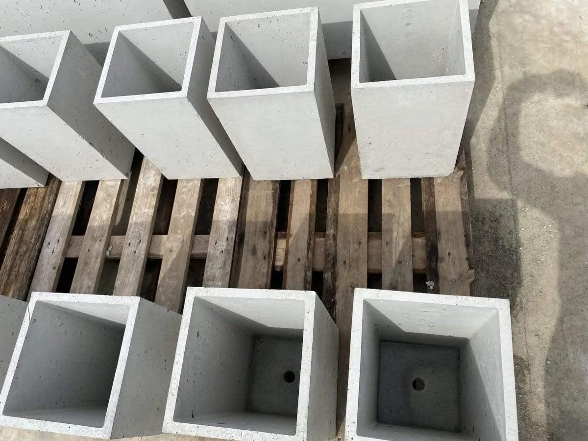 Donica betonowa Torre 50 – 30 × 30 × 50 cm – fotografia produktu
