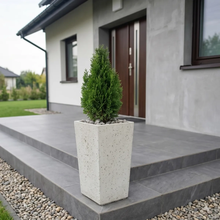 donice-beton-architektoniczny-beton-betonowa-z-betonu-na-balkon-na-taras-przed-domem-do-ogrodu-do-salonu-na-zewnatrz-mrozoodporna-wysoka-waska-kwadratowa-nowoczesna-37x37x60-trapezowa.webp