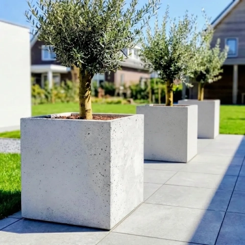 donica-donice-beton-architektoniczny-beton-betonowa-z-betonu-na-balkon-na-taras-przed-domem-do-ogrodu-do-salonu-na-zewnatrz-mrozoodporna-wysoka-duza-szeroka-kwadratowa-cubo-77-77x77x77-cm.webp